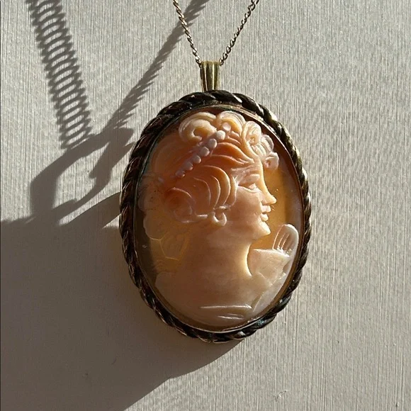 12K Gold Filled Carved Cameo Brooch Pendant Necklace - Picture 6 of 6
